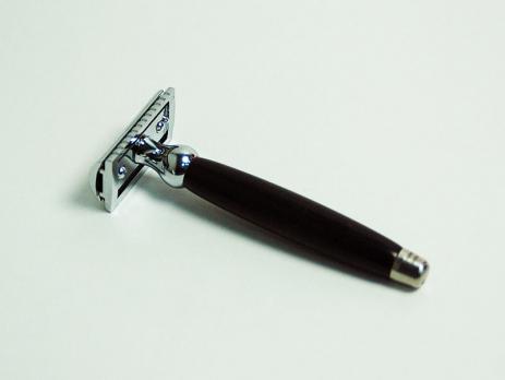 Станок для бритья Gentleman Barbier Т-образный "прямой стрез": бараний рог