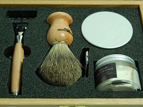 Элитный бритвенный набор Gentleman Barbier  под Gillette MACH3 5 предметов в деревянной коробке